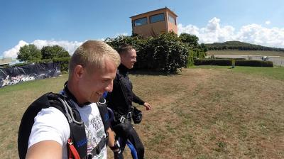 Tandem skakanje padobranom