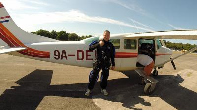 Cessna 206 - Skok padobranom